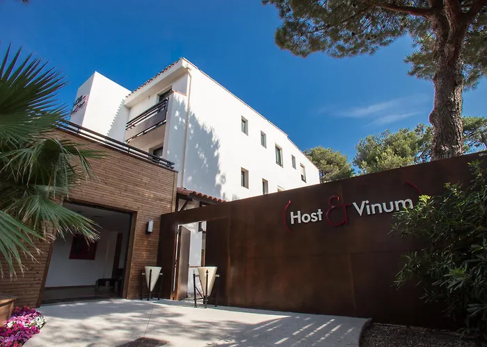 Host & Vinum - Le Clos Des Pins